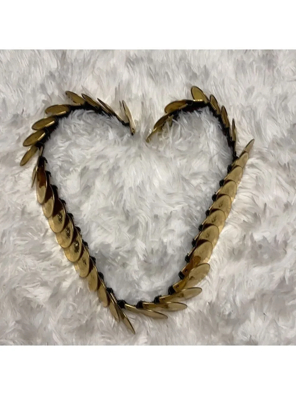 Vintage gold medallion stretch clasp belt - Picture 4 of 5